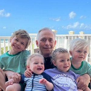 Meet your Posher, Dennis